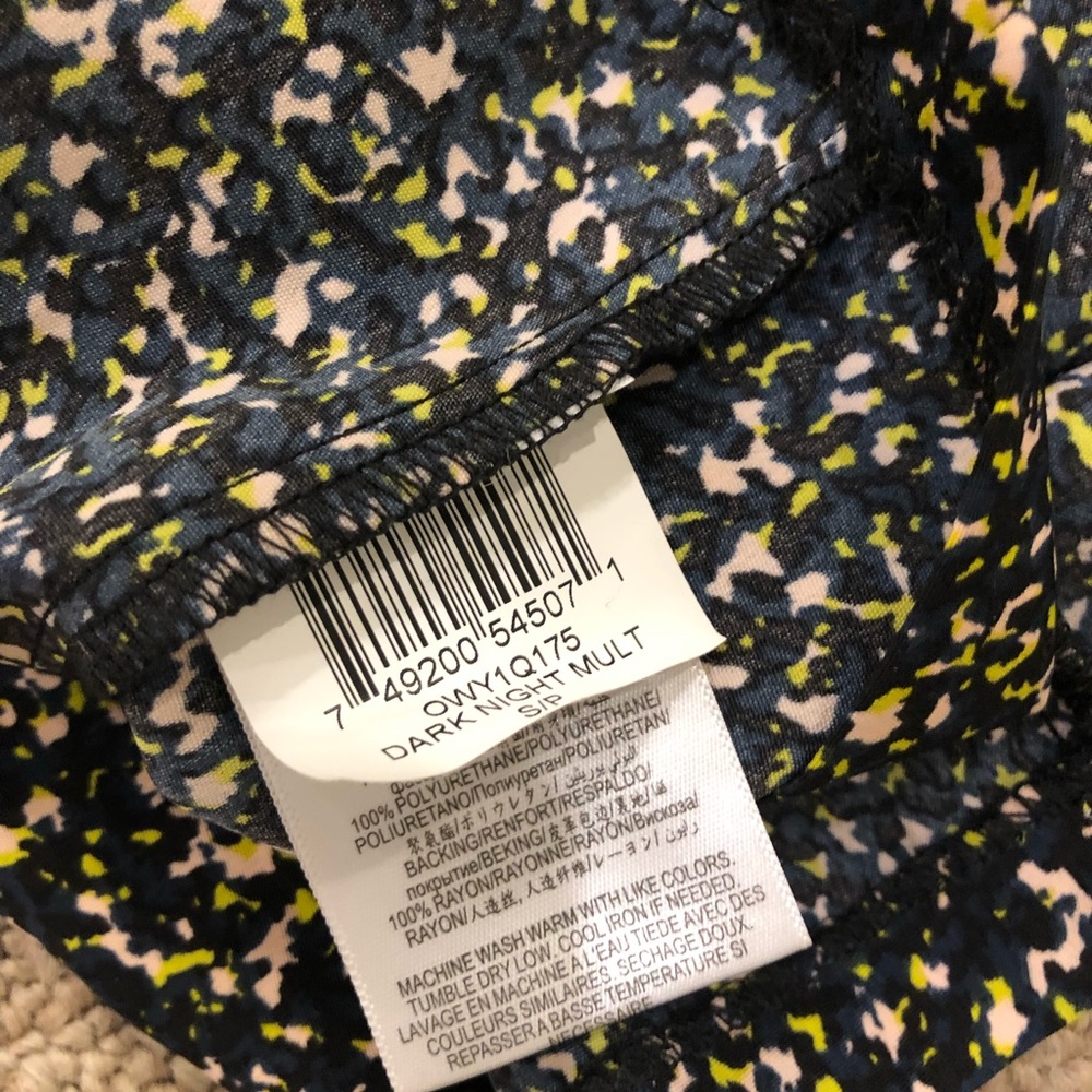 BCBG top - Picture 5 of 5